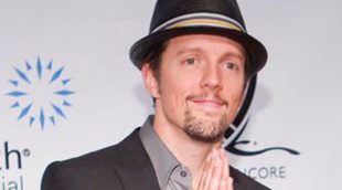 Jason Mraz se casa con su novia Christina Carano en una íntima ceremonia al aire libre