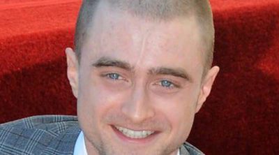 Daniel Radcliffe recibe su estrella en el Paseo de la Fama acompañado de Chris Columbus y sus padres