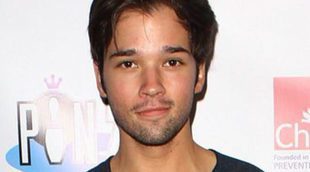 Nathan Kress se casa con London Elise Moore en una boda que reunió a las estrellas de la serie 'iCarly'