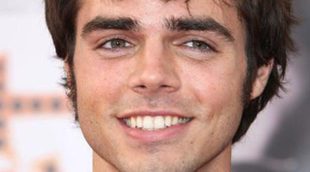 Reid Ewing, de 'Modern Family', confiesa su dismorfia corporal y su adicción a la cirugía plástica