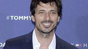 Andrés Velencoso se divierte jugando al tenis tras su ruptura con Úrsula Corberó