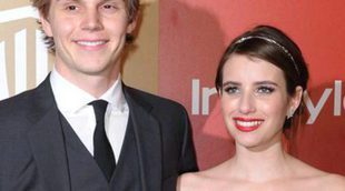 Emma Roberts y Evan Peters comienzan 2016 juntos disfrutando de unas románticas vacaciones en Malibú