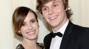 Emma Roberts y Evan Peters se resisten a confirmar su reconciliación