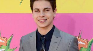 El chico Disney Jake T. Austin se enamora de una fan que le perseguía desde hace 5 años