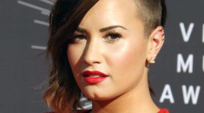 Demi Lovato se pone al día haciendo campaña con Hillary Clinton y paseando con Nick Jonas