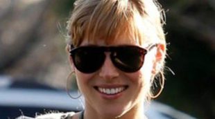 Elsa Pataky luce su embarazo en Los Angeles antes de realizar una visita al ginecólogo