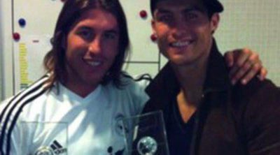 Iker Casillas, Sergio Ramos y Cristiano Ronaldo celebran sus premios FIFPro 2011