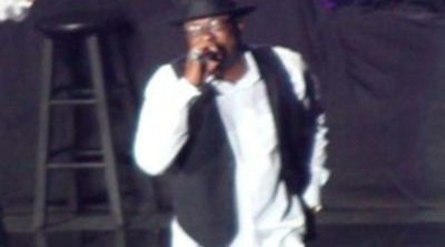 Bobby Brown en un concierto horas después de la muerte de Whitney Houston: "Te amo nena"