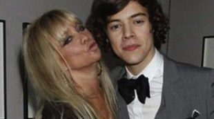 Harry Styles se divierte al lado de Jo Wood en la fiesta posterior a los Brit Awards 2012