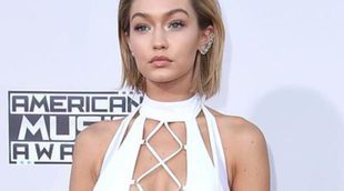 Gigi Hadid se desnuda y presume de cuerpazo con solo unos tacones Chanel