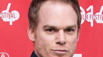 Michael C. Hall se casa por sorpresa con Morgan Macgregor después de 3 años de noviazgo