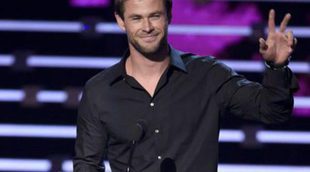 Chris Hemsworth se anima a 'cantar' con el tema 'Work' de Rihanna