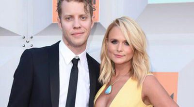 Miranda Lambert confirma su relación con Anderson East en la alfombra roja de los ACM Awards