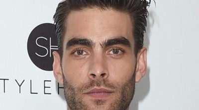 Jon Kortajarena vuelve a desnudarse en la ducha revolucionando las redes sociales