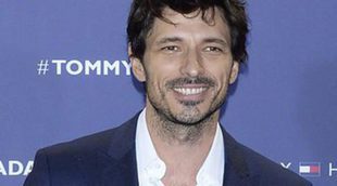 Andrés Velencoso vuelve a lucir abdominales, está vez en Coachella