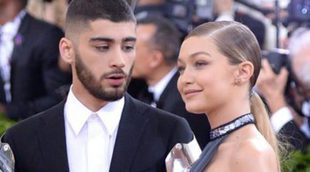 Zayn Malik y Gigi Hadid se estrenan sobre la alfombra roja derrochando amor en la Gala del MET 2016