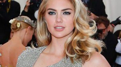 Kate Upton anuncia su compromiso con Justin Verlander en la Gala del Met 2016 luciendo un espectacular anillo