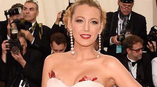 Blake Lively esconde su segundo embarazo sobre la alfombra roja de la Gala de MET 2016