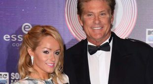 David Hasselhoff se compromete con su joven novia Hayley Roberts