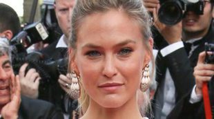 Bar Refaeli aprovecha la recta final de su embarazo para viciarse a 'Anatomía de Grey'