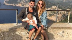 Yoli y Jonathan ('GH 15') disfrutan de una escapada a las Islas Baleares al lado de su hija Valeria