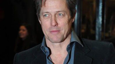 Hugh Grant de unas vacaciones con su novia por las playas de Marbella