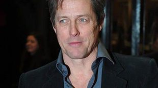 Hugh Grant de unas vacaciones con su novia por las playas de Marbella