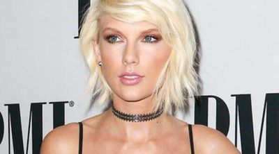 Taylor Swift sorprende a un fan cantando en su boda el tema 'Black Space'