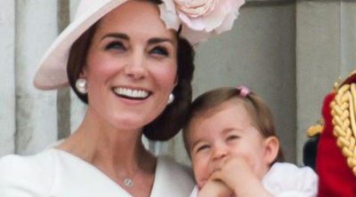 La Princesa Carlota debuta en el Trooping the Colour en el que se celebró el 90 cumpleaños de la Reina Isabel