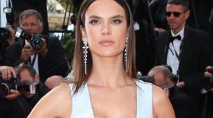 Alessandra Ambrosio se divierte de vacaciones en Ibiza con su marido y sus hijos