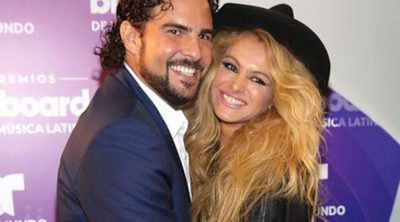 Paulina Rubio y Gerardo Bazúa comparten una tierna foto de su hijo Eros en la piscina