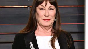 Los 65 años de Anjelica Huston en 6 momentos sorprendentes y 5 películas que marcaron su vida