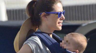 Raquel Sánchez Silva y Matías Dumont llegan a Ibiza para pasar su primer verano con sus hijos