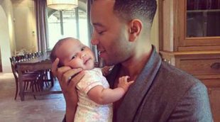 John Legend y Chrissy Teigen disfrutan de sus primeras vacaciones con su hija Luna en Francia e italia