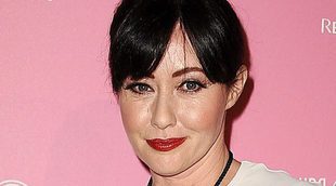 Shannen Doherty ('Embrujadas') continúa con su lucha contra el cáncer y posa con la cabeza rapada