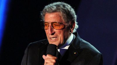 Los 90 años de Tony Bennett en los 9 duetos más sonados del cantante de jazz