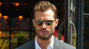 Jamie Dornan deslumbra en Nueva York durante la promoción de su última película 'Anthropoid'