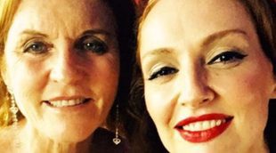 El fiestón de Cristina Castaño y Sarah Ferguson en Marbella: "Se juntan las pelirrojas y se incendia el cielo"