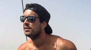 Marinero sexy: Mario Casas regala su posado veraniego a bordo de un barco