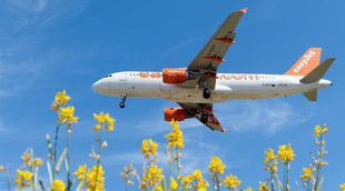 Un vuelo de Easyjet se retrasa por la discusión de dos miembros de la tripulación por el agua mineral