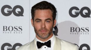 Chris Pine, Calvin Harris y Bella Hadid, premiados por la revista GQ en Londres