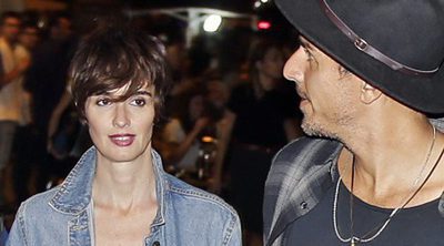 Paz Vega disfruta de una noche de concierto en Madrid con su marido Orson y sus tres hijos