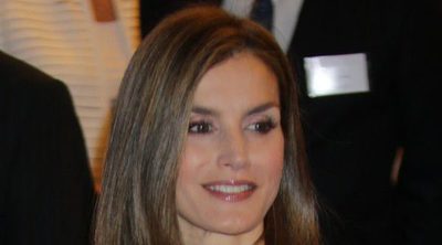 La Reina Letizia recuerda su viaje a México en un acto tras sorprender en el Día de la Banderita