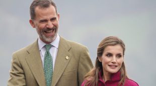 Los Reyes Felipe y Letizia reciben el cariño de la gente en su visita a Los Oscos en Asturias