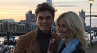 Pixie Lott y Oliver Cheshire anuncian su compromiso de boda tras 6 años juntos