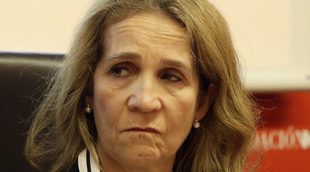 La Infanta Elena, postrada en la cama por una enfermedad que no le deja ir a trabajar