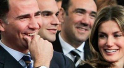 Los Príncipes Felipe y Letizia, muy divertidos en el homenaje a los 'Tesoros vivos de la televisión'