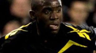 El futbolista del Bolton Fabrice Muamba sufre un infarto mientras disputaba la Premier League