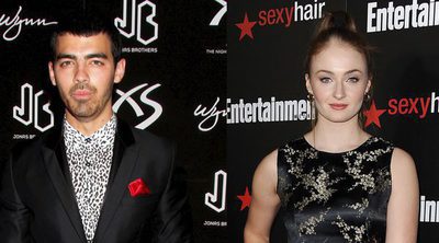 Sophie Turner y Joe Jonas, dos enamorados de boda junto a Nick Jonas