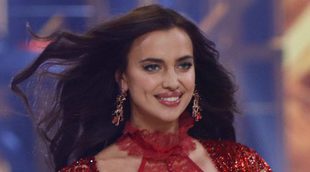 Irina Shayk confirma su embarazo desfilando en el Victoria's Secret Fashion Show en París